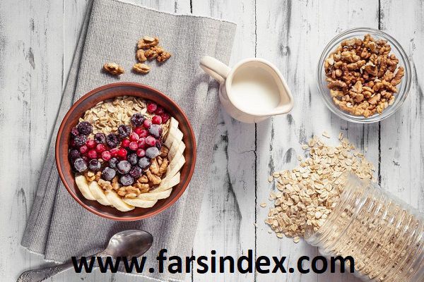 خوردن صبحانه سالم میتواند از پر خوری در طول روزجلوگیری کند.